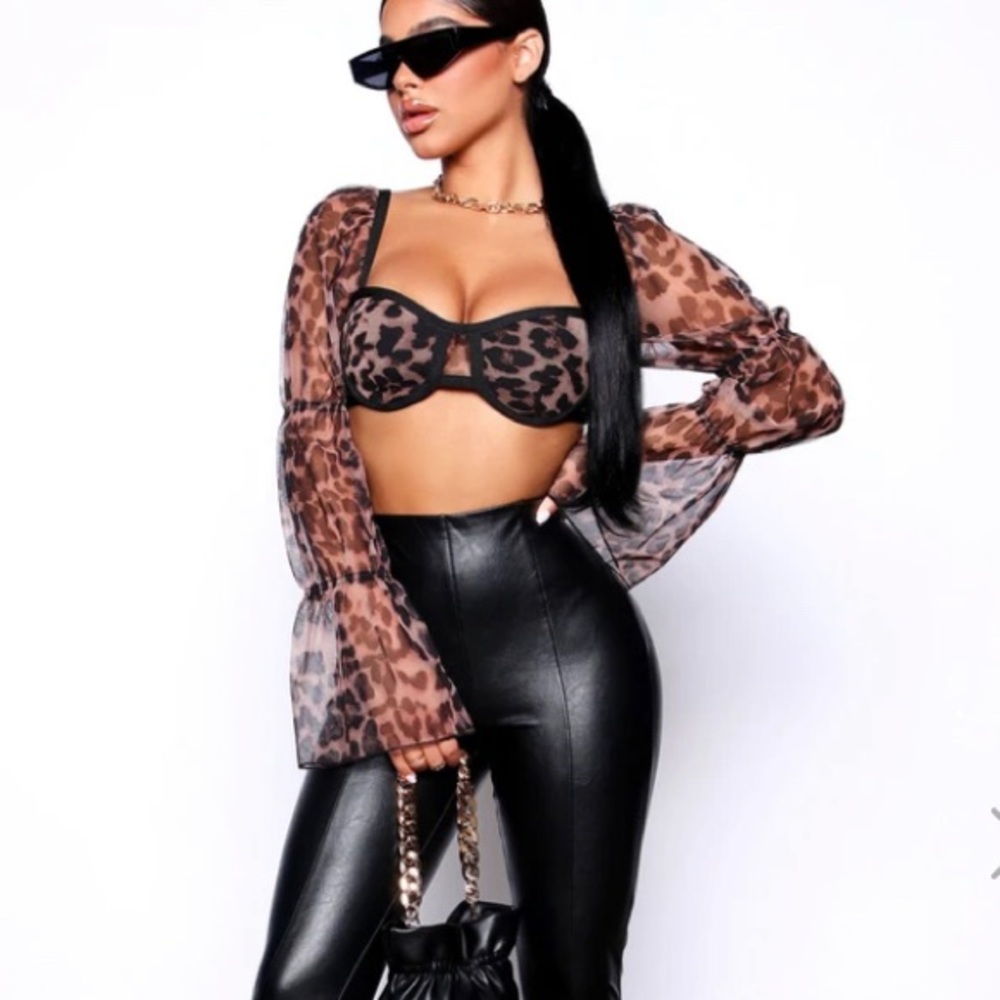 Fashion Nova - Fierce Lover Crop Top